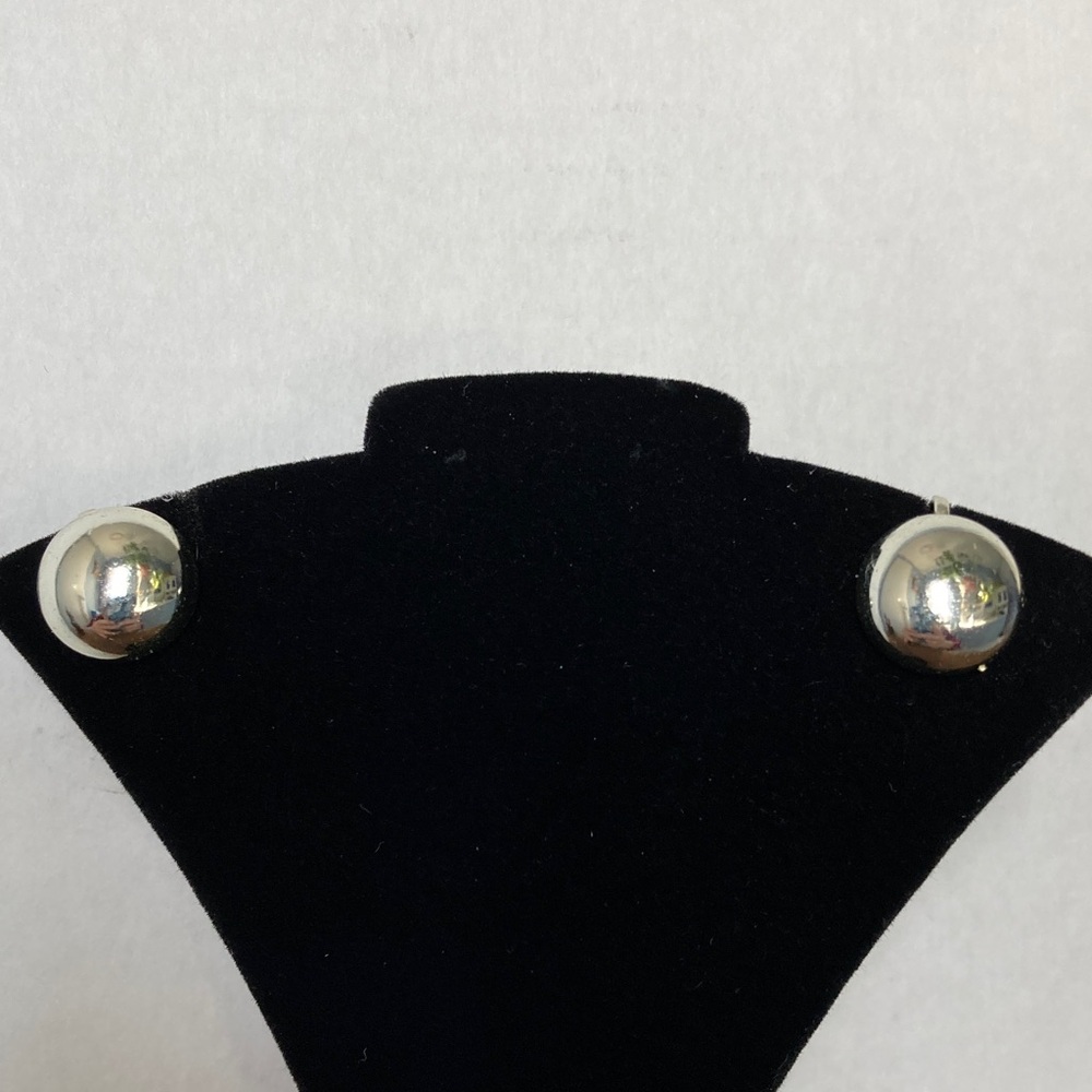 Elegant Vintage Silver Tone Screw Back Earrings